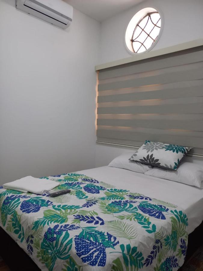 Hotel Santa Fe Del Parque Santa Fe de Antioquia Exteriör bild